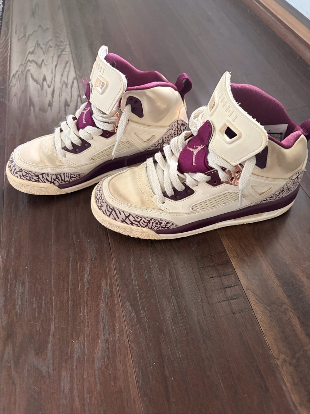 Jordan Kids Mid-Top Sneakers in Cream and Purple Accents